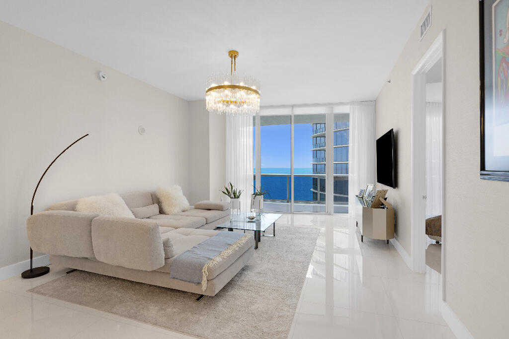 15811 COLLINS #2207, Sunny Isles Beach FL 33160