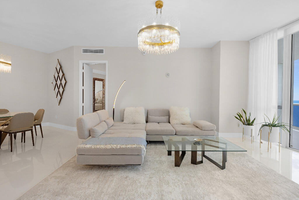 15811 COLLINS #2207, Sunny Isles Beach FL 33160