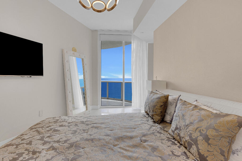 15811 COLLINS #2207, Sunny Isles Beach FL 33160