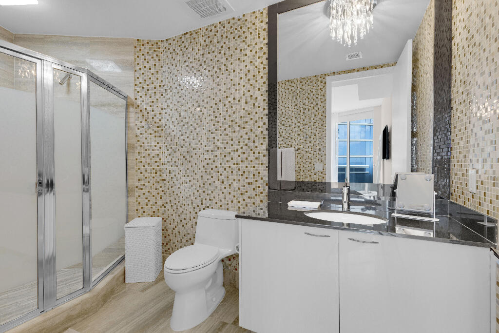 15811 COLLINS #2207, Sunny Isles Beach FL 33160