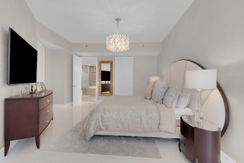 15811 COLLINS #2207, Sunny Isles Beach FL 33160