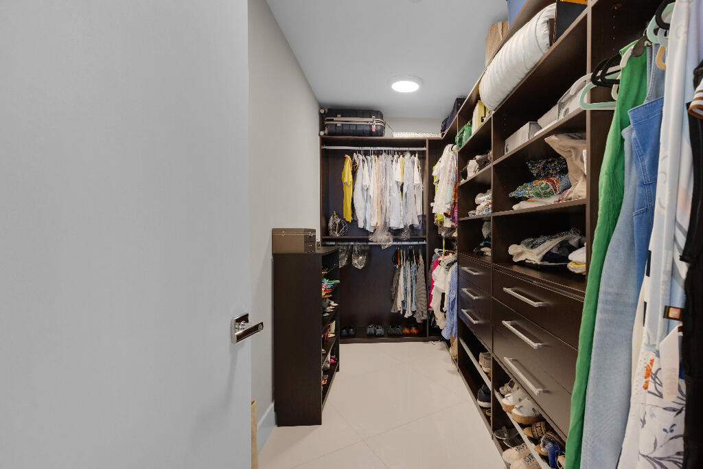15811 COLLINS #2207, Sunny Isles Beach FL 33160