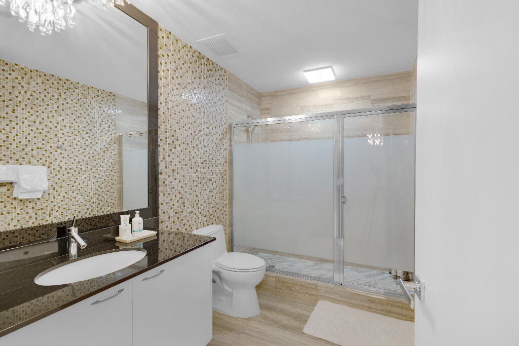 15811 COLLINS #2207, Sunny Isles Beach FL 33160