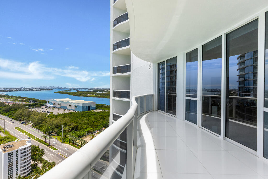 15811 COLLINS #2207, Sunny Isles Beach FL 33160
