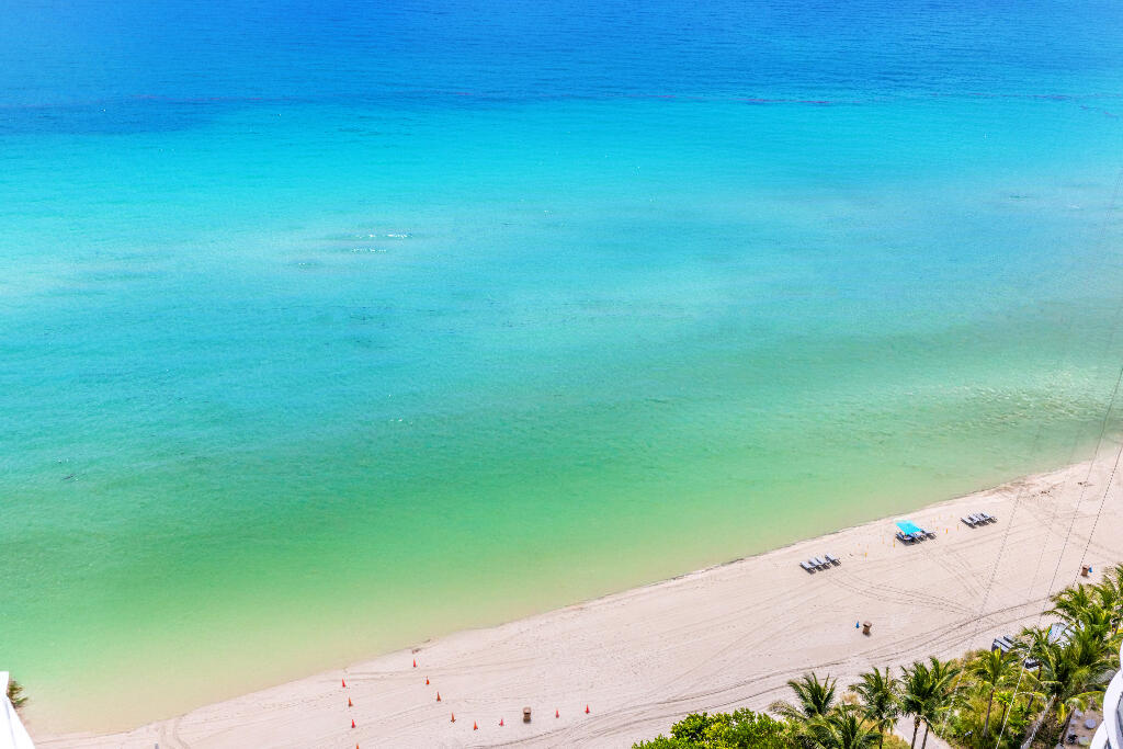15811 COLLINS #2207, Sunny Isles Beach FL 33160