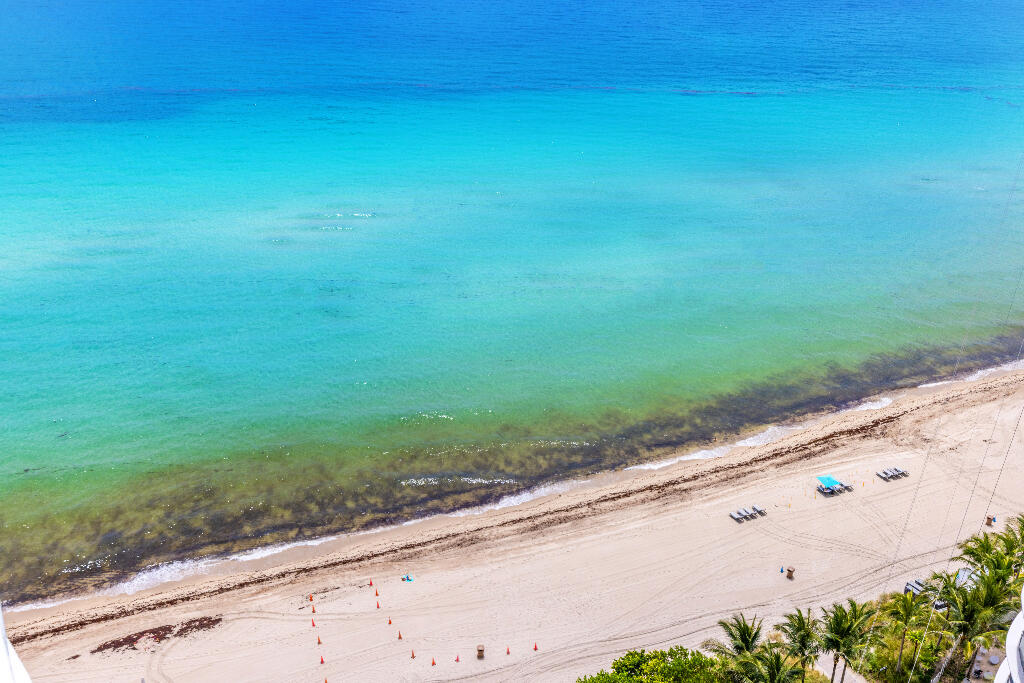 15811 COLLINS #2207, Sunny Isles Beach FL 33160
