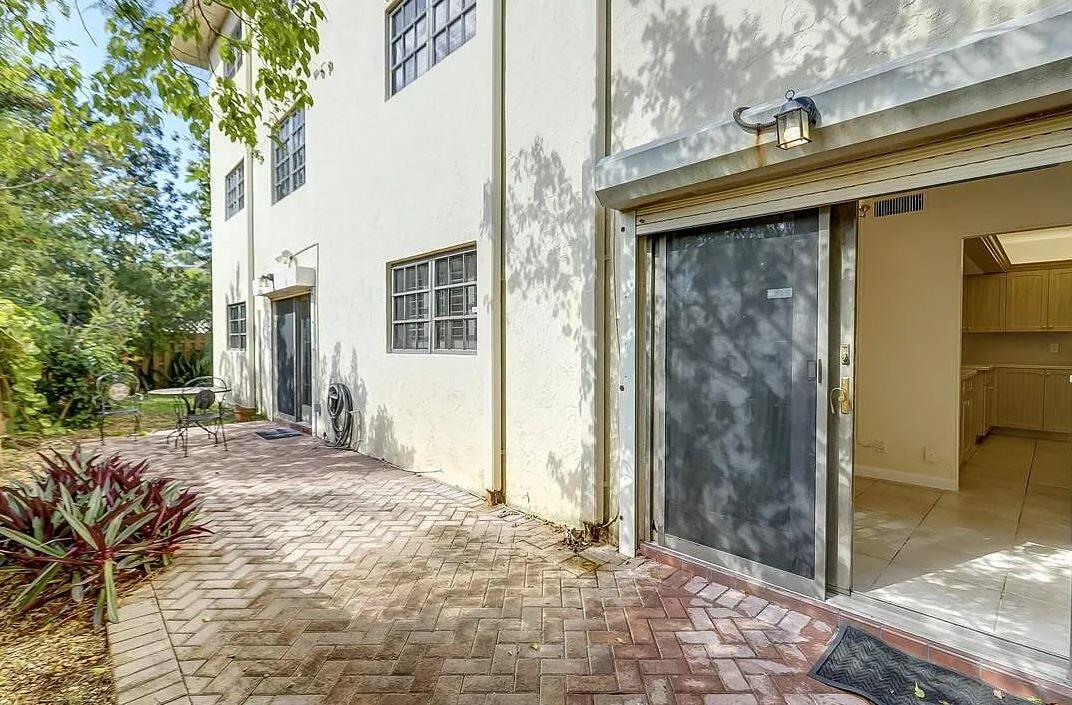 917 NE 16th #1, Fort Lauderdale FL 33304