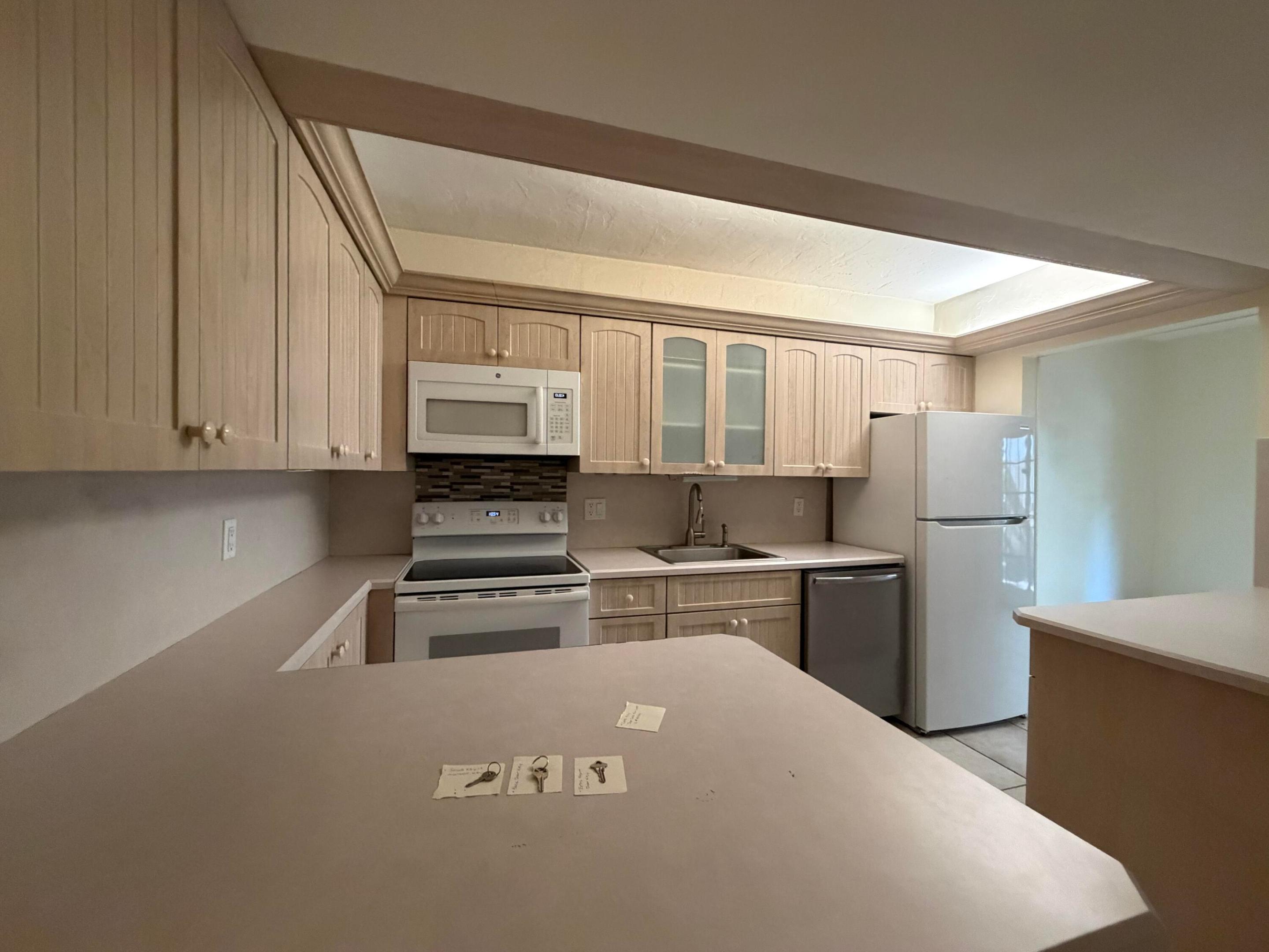 917 NE 16th #1, Fort Lauderdale FL 33304