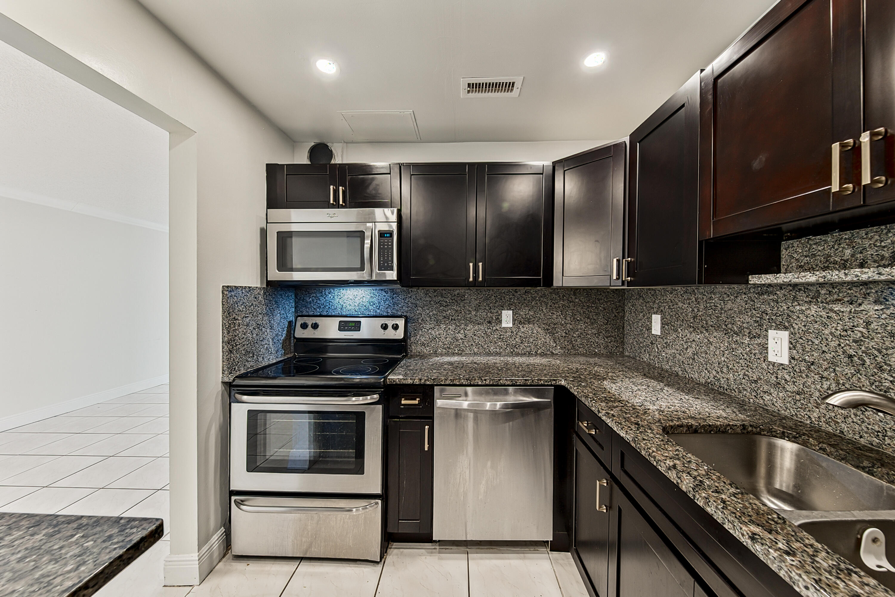 6447 BAY CLUB #1, Fort Lauderdale FL 33308