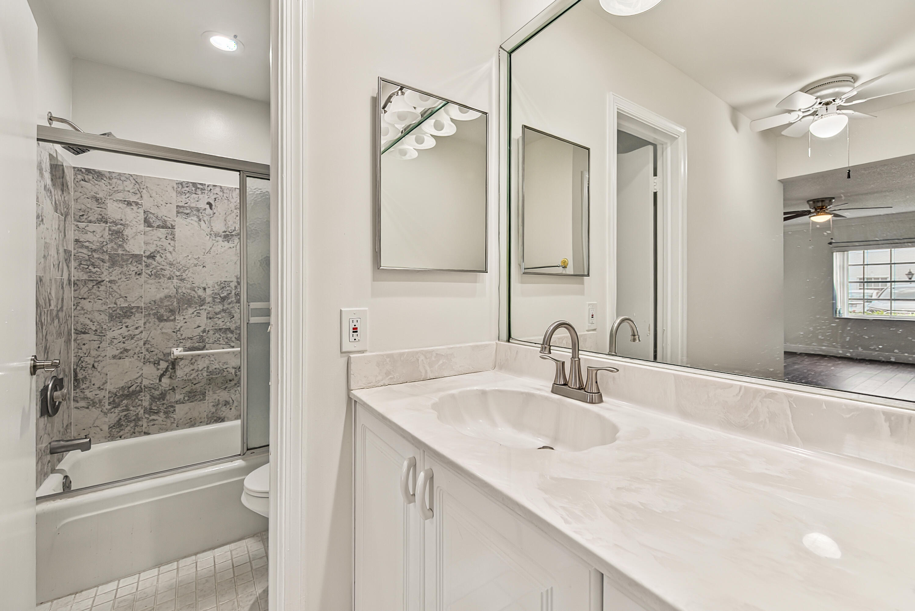 6447 BAY CLUB #1, Fort Lauderdale FL 33308