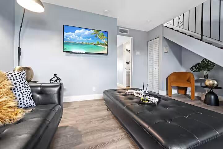2015 NW 37th #403, Lauderdale Lakes FL 33311