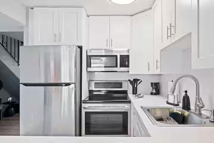 2015 NW 37th #403, Lauderdale Lakes FL 33311