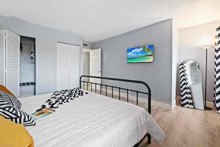 2015 NW 37th #403, Lauderdale Lakes FL 33311