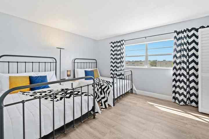 2015 NW 37th #403, Lauderdale Lakes FL 33311