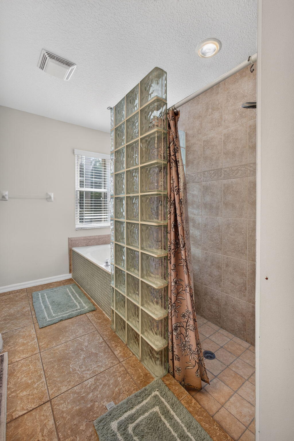 8058 Via Hacienda, Riviera Beach FL 33418