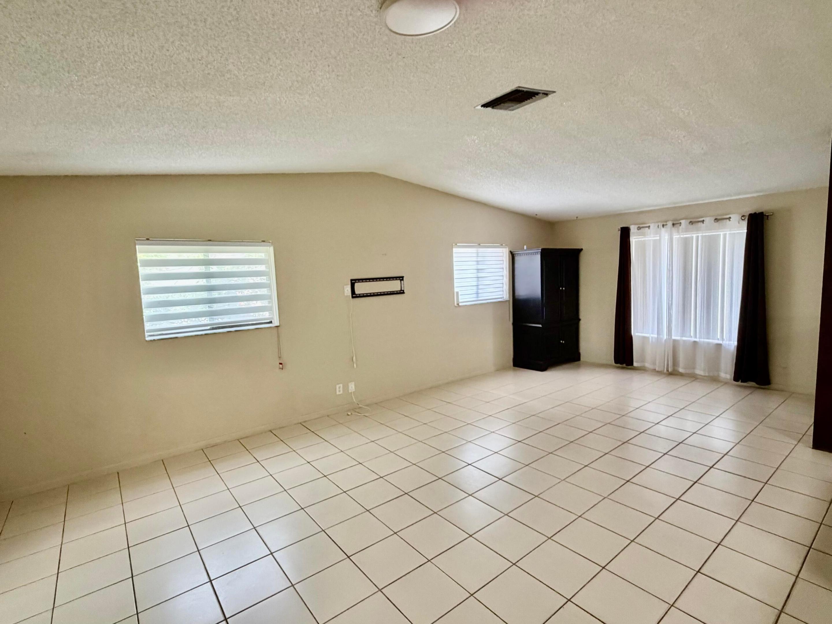 7714 SW 8TH, North Lauderdale FL 33068