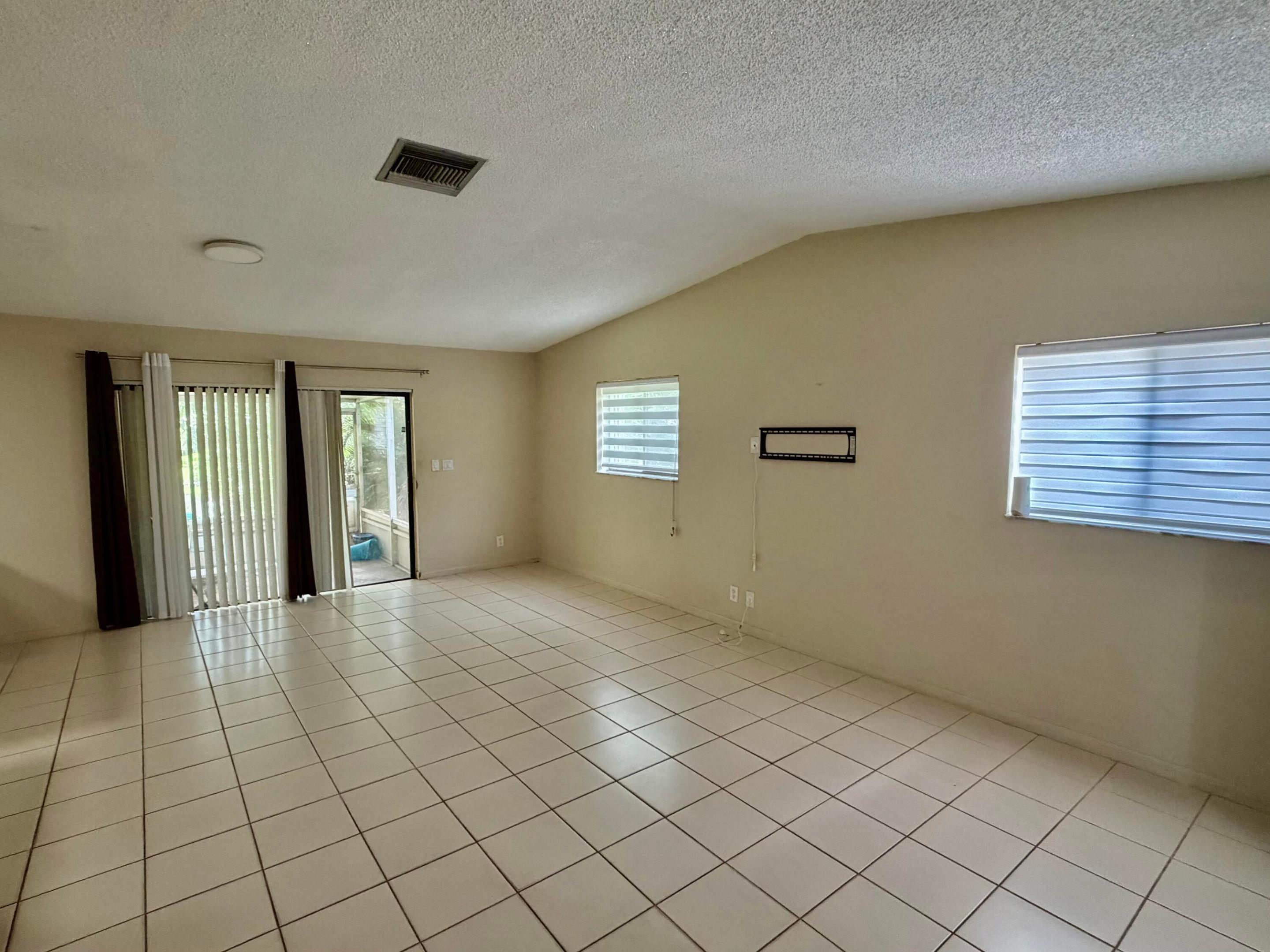 7714 SW 8TH, North Lauderdale FL 33068