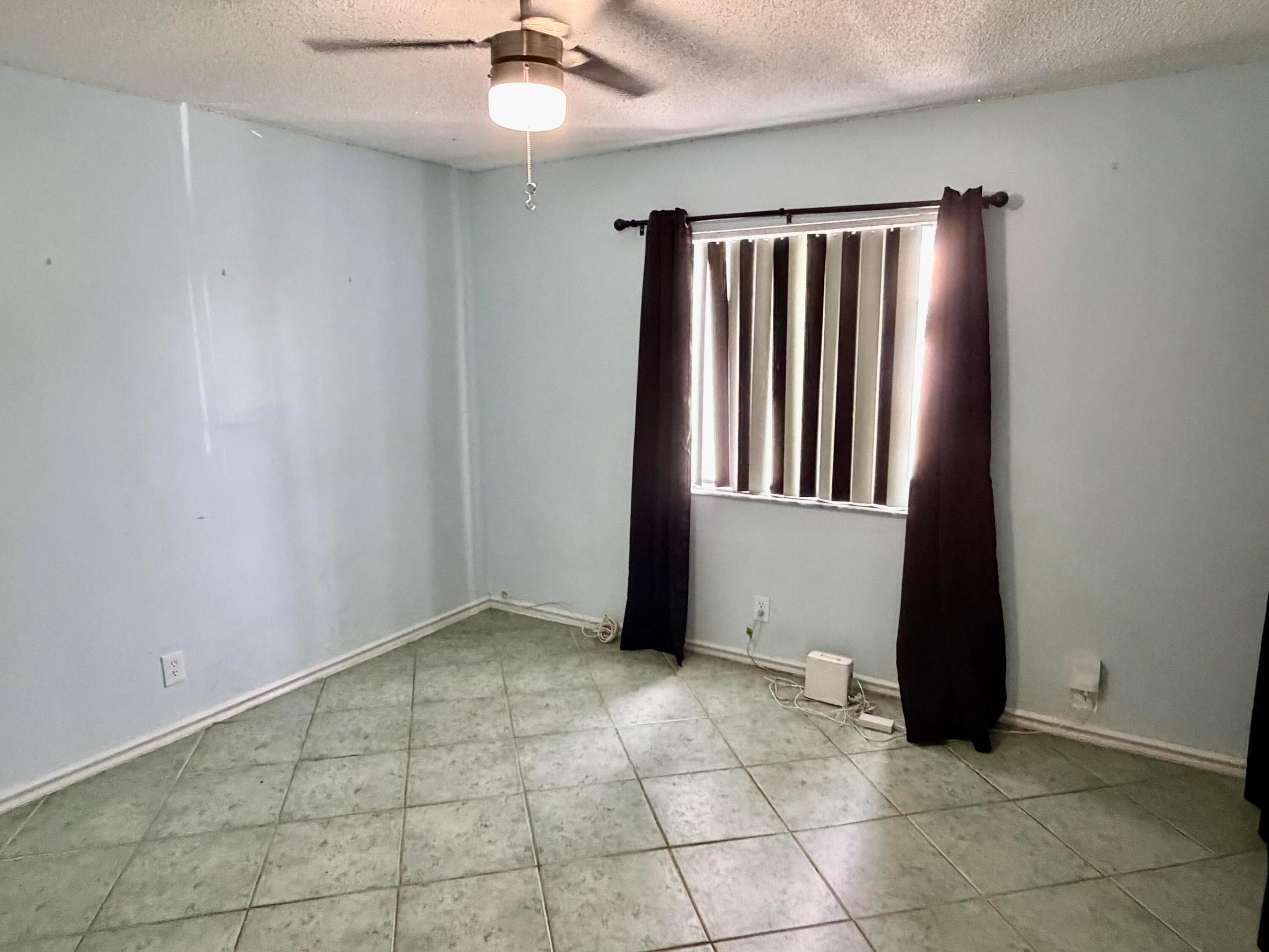 7714 SW 8TH, North Lauderdale FL 33068