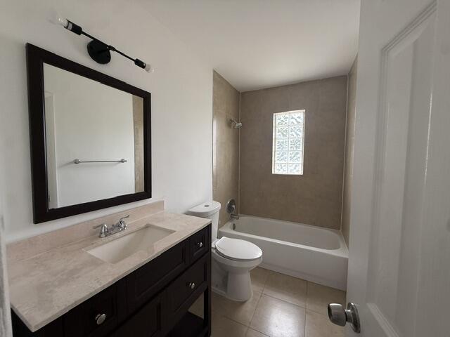 1528 Avenue, Riviera Beach FL 33404