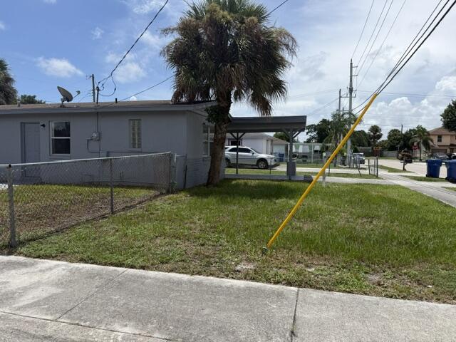 1528 Avenue, Riviera Beach FL 33404