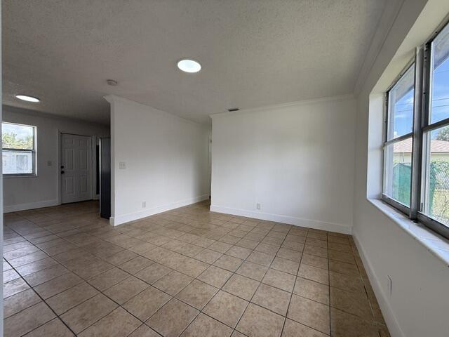 1528 Avenue, Riviera Beach FL 33404