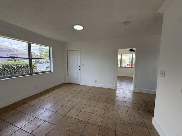 1528 Avenue, Riviera Beach FL 33404