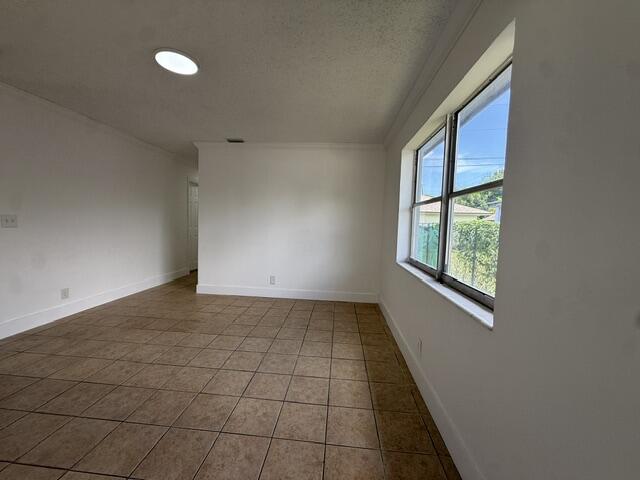 1528 Avenue, Riviera Beach FL 33404