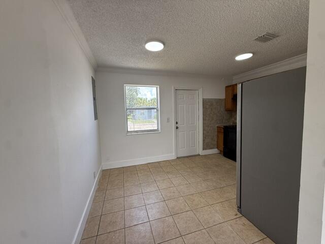 1528 Avenue, Riviera Beach FL 33404