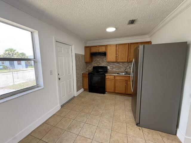1528 Avenue, Riviera Beach FL 33404