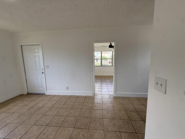 1528 Avenue, Riviera Beach FL 33404