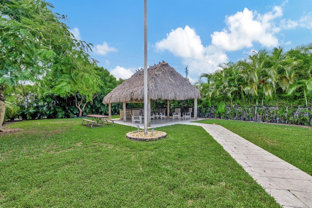 3121 NE 51st #204E, Fort Lauderdale FL 33308