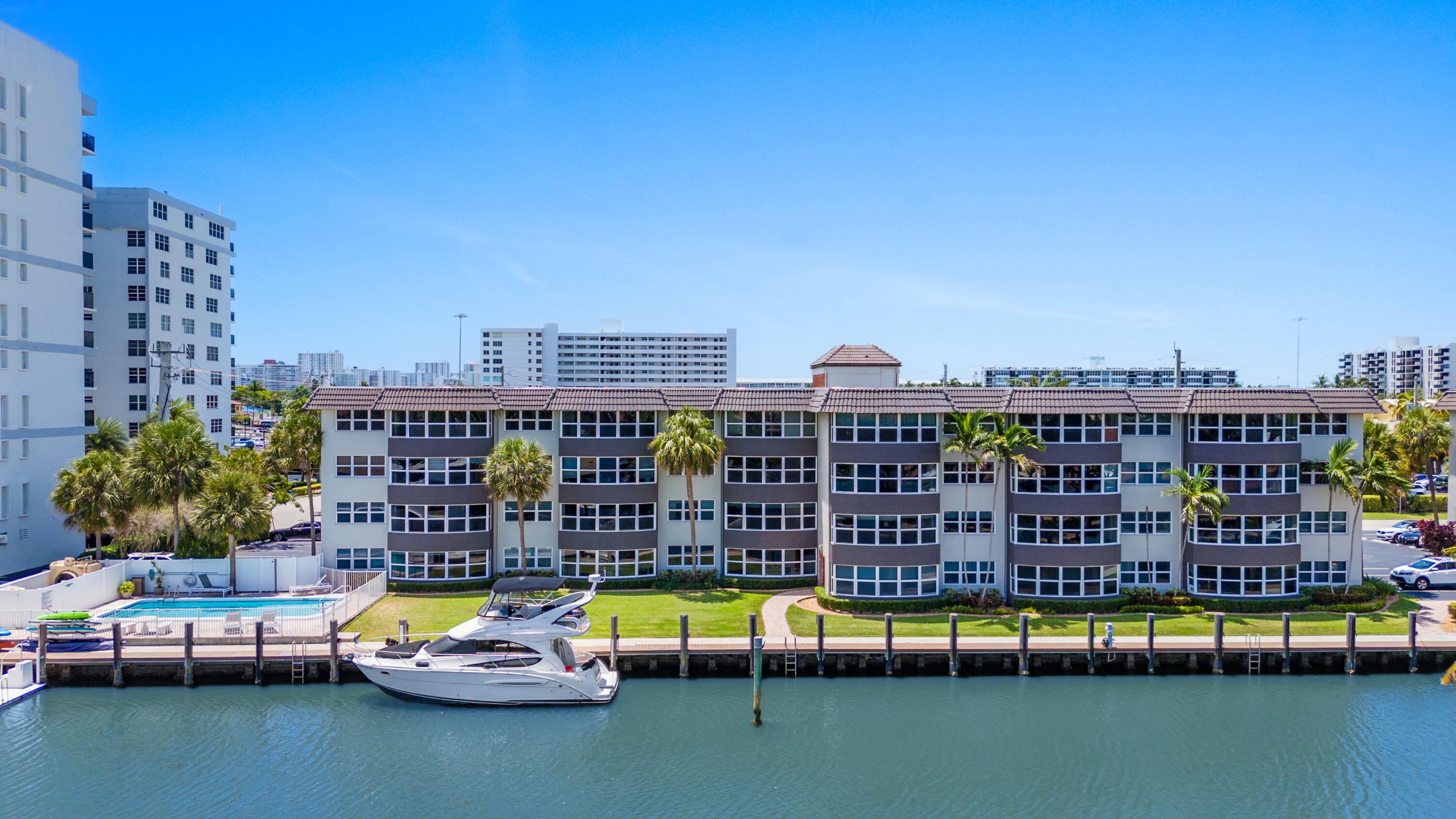 3121 NE 51st #204E, Fort Lauderdale FL 33308