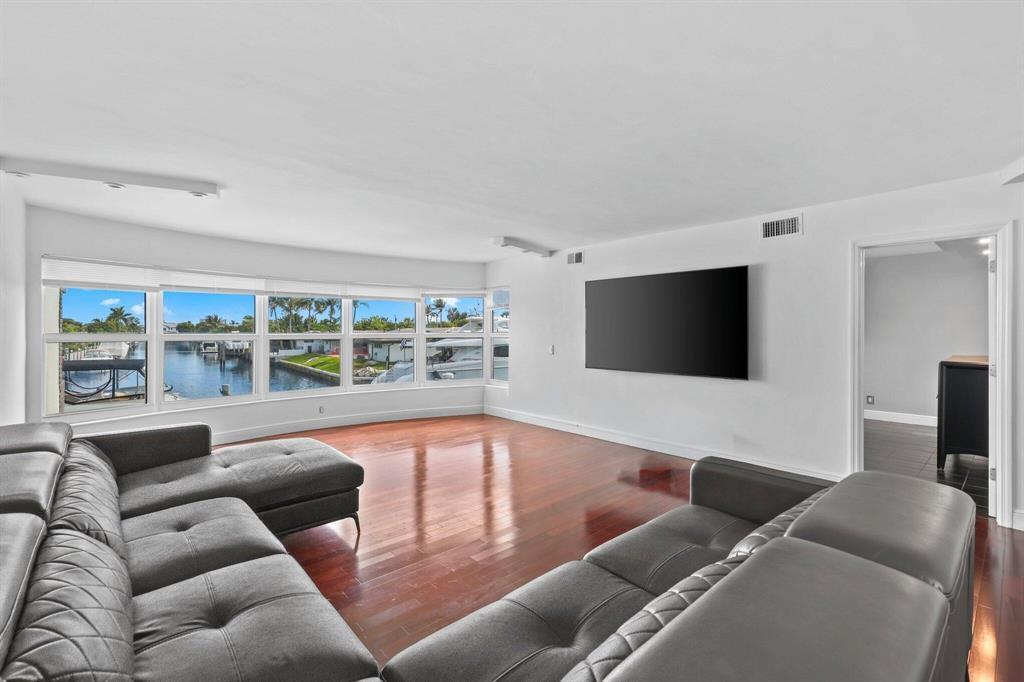 3121 NE 51st #204E, Fort Lauderdale FL 33308