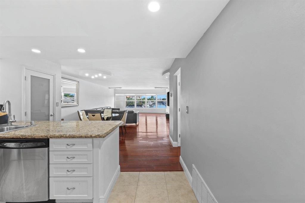 3121 NE 51st #204E, Fort Lauderdale FL 33308