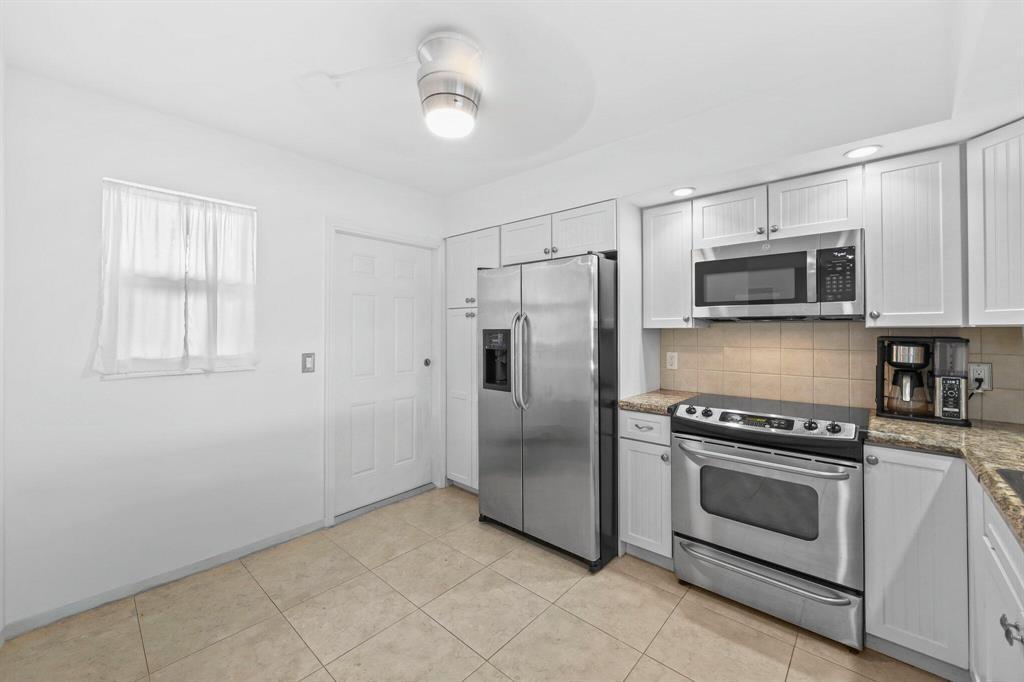 3121 NE 51st #204E, Fort Lauderdale FL 33308