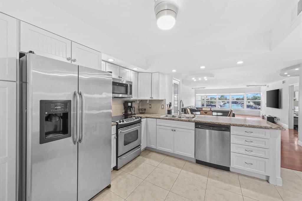 3121 NE 51st #204E, Fort Lauderdale FL 33308