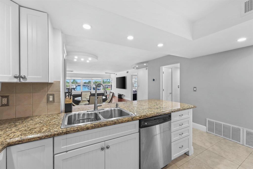 3121 NE 51st #204E, Fort Lauderdale FL 33308