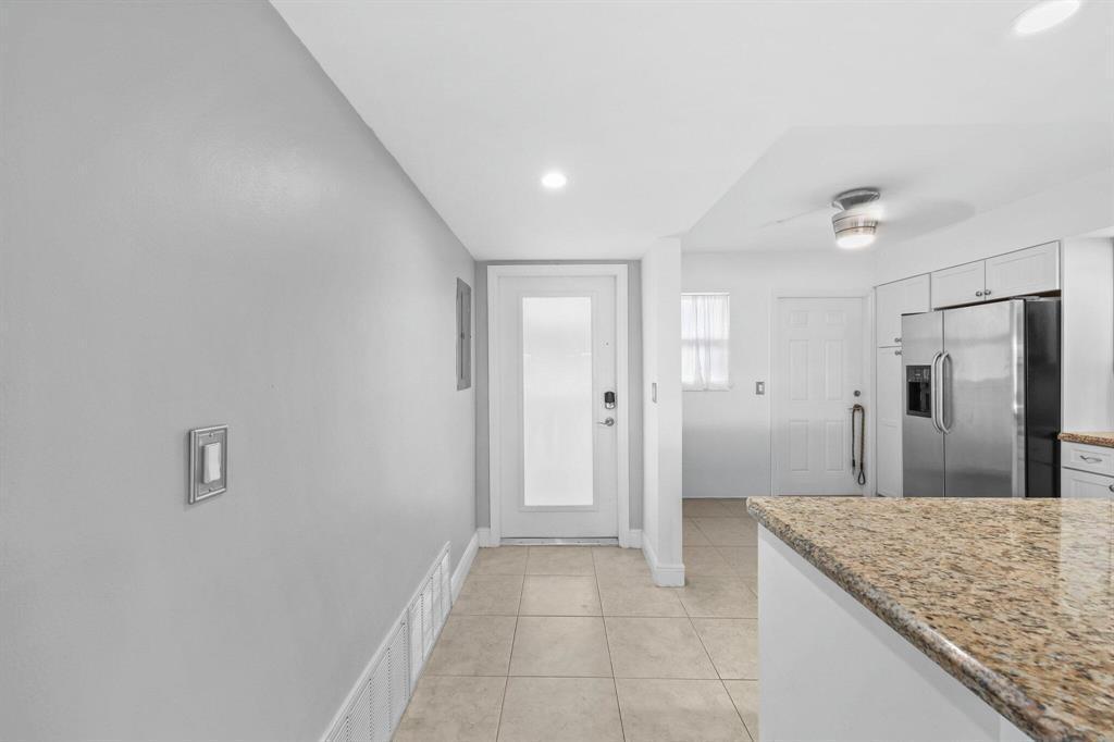 3121 NE 51st #204E, Fort Lauderdale FL 33308