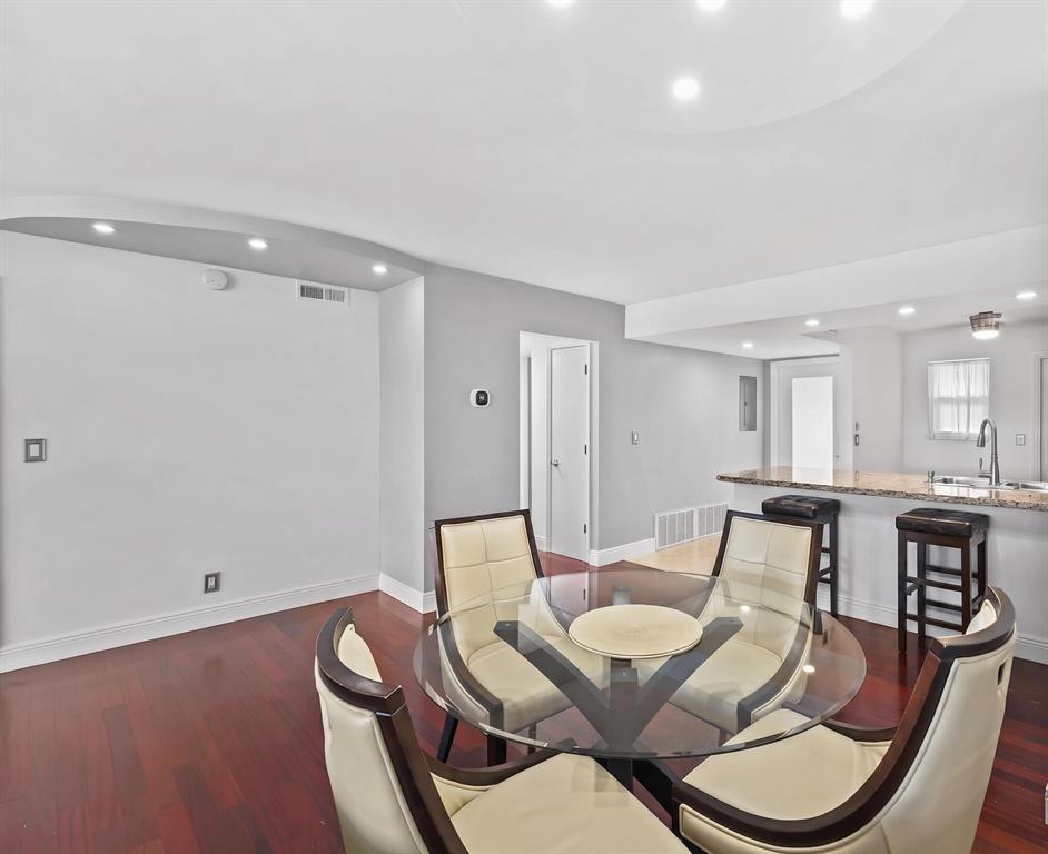 3121 NE 51st #204E, Fort Lauderdale FL 33308