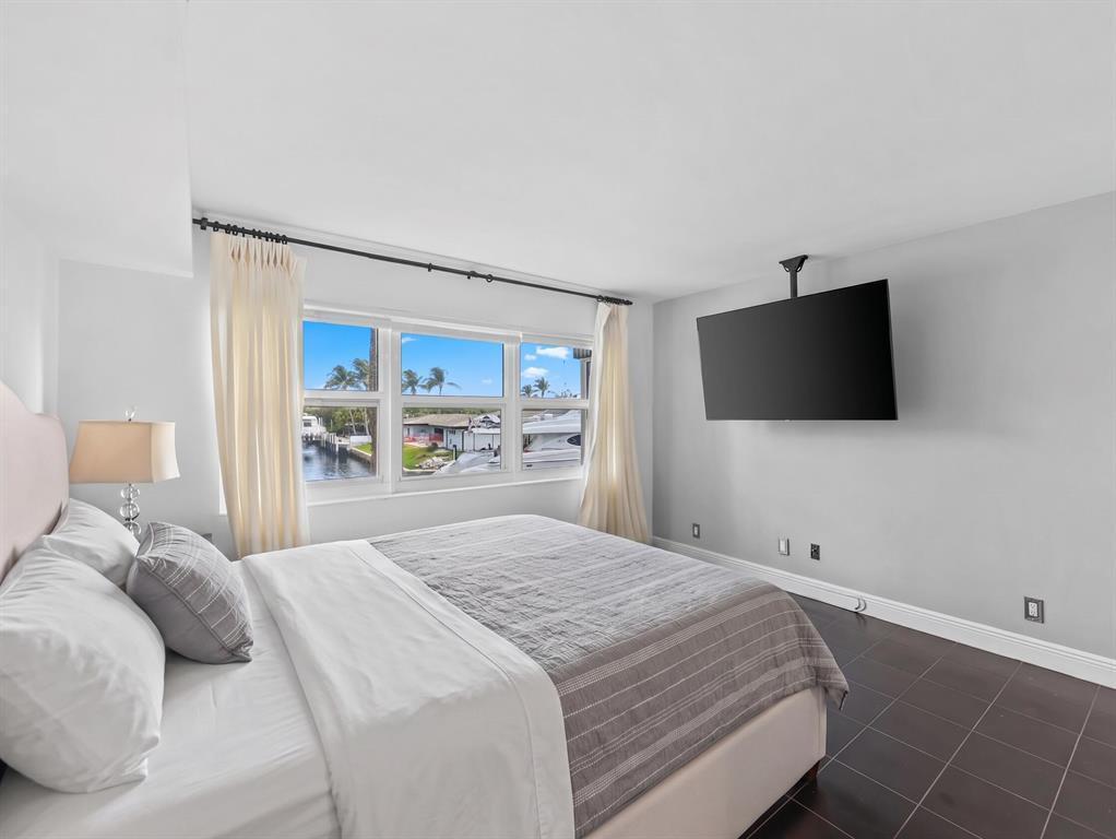 3121 NE 51st #204E, Fort Lauderdale FL 33308