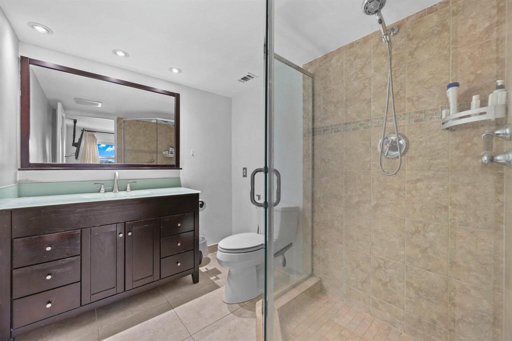 3121 NE 51st #204E, Fort Lauderdale FL 33308