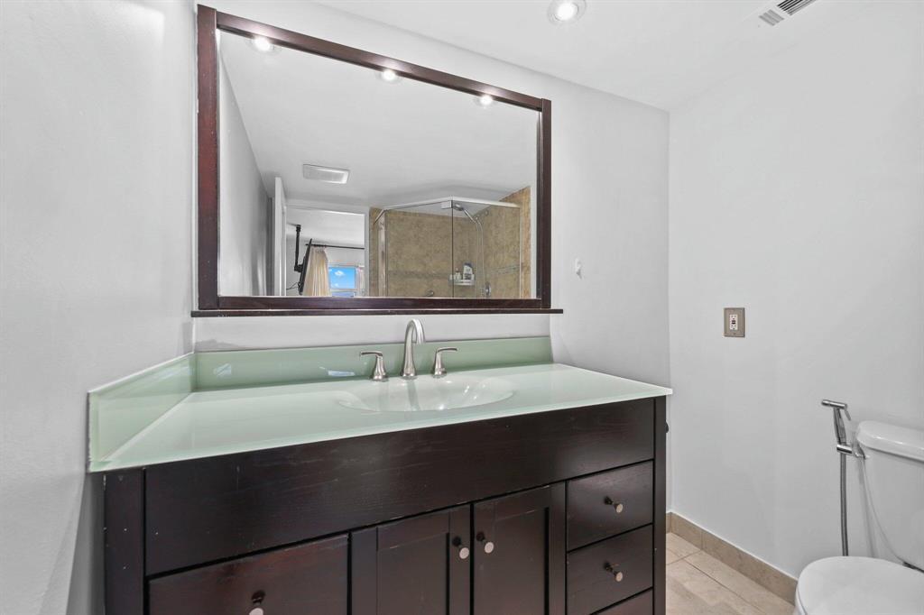 3121 NE 51st #204E, Fort Lauderdale FL 33308