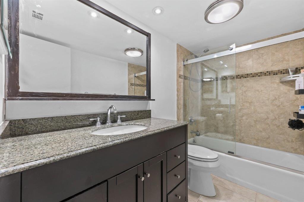 3121 NE 51st #204E, Fort Lauderdale FL 33308