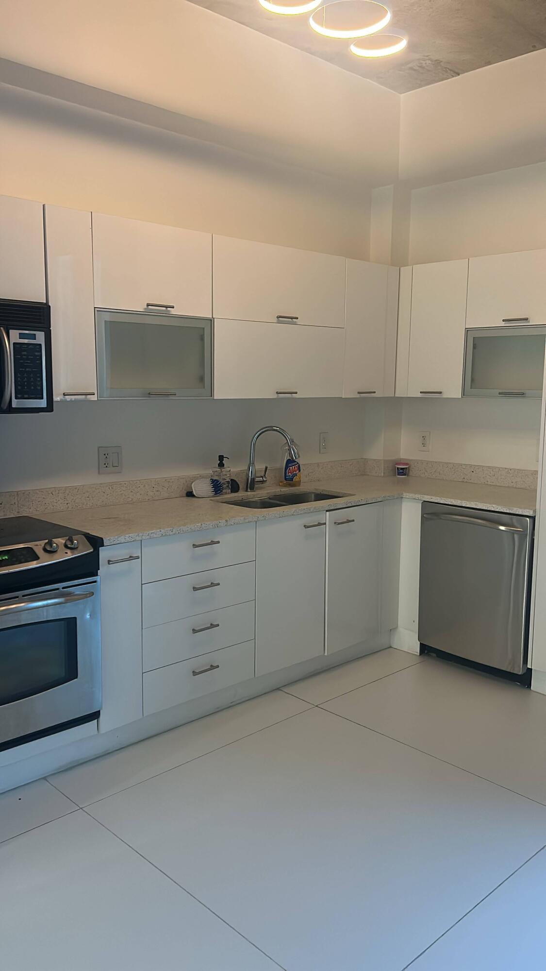 133 NE 2ND #2310, Miami FL 33132