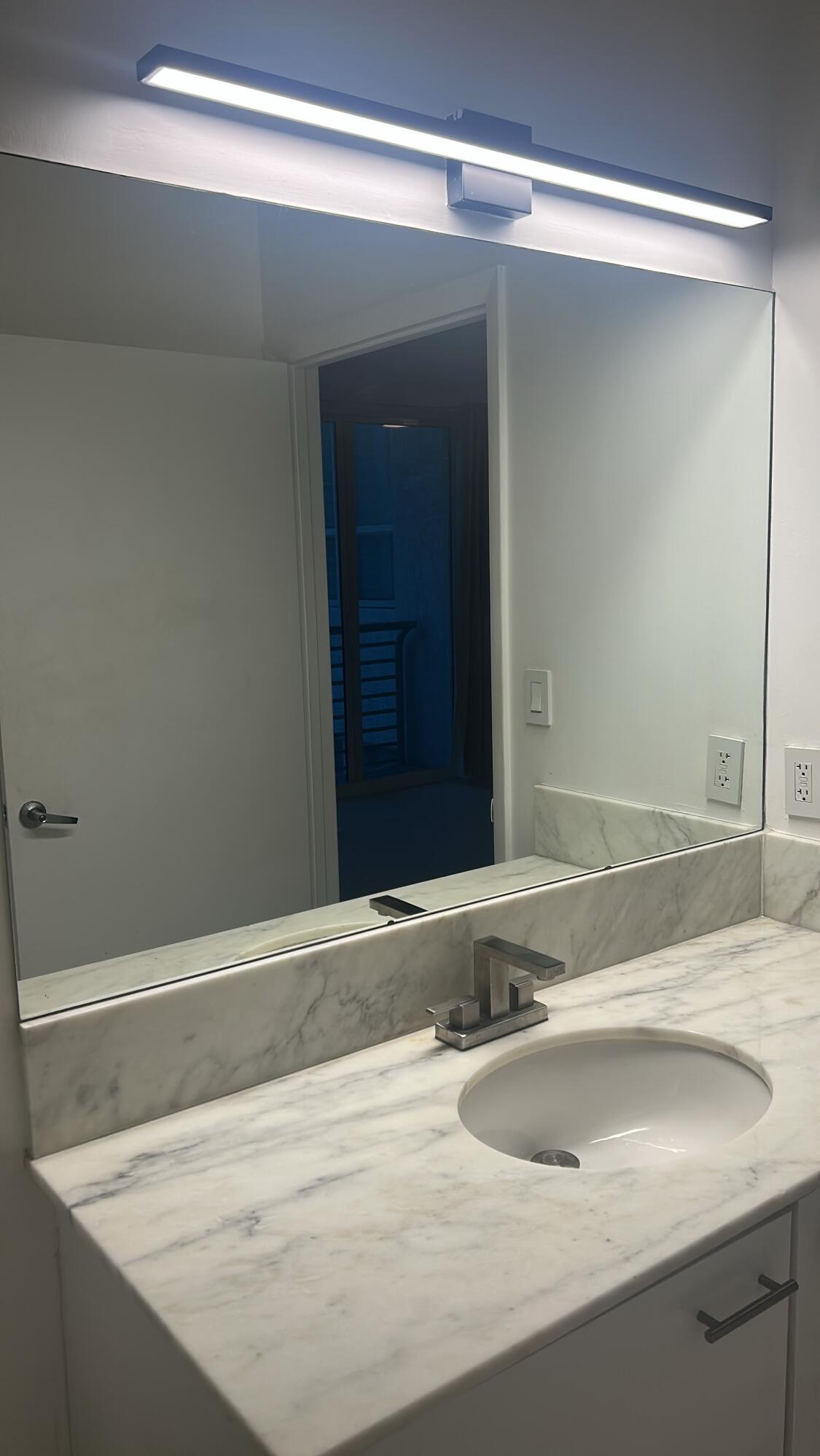 133 NE 2ND #2310, Miami FL 33132