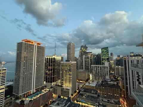 133 NE 2ND #2310, Miami FL 33132