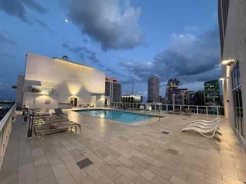 133 NE 2ND #2310, Miami FL 33132