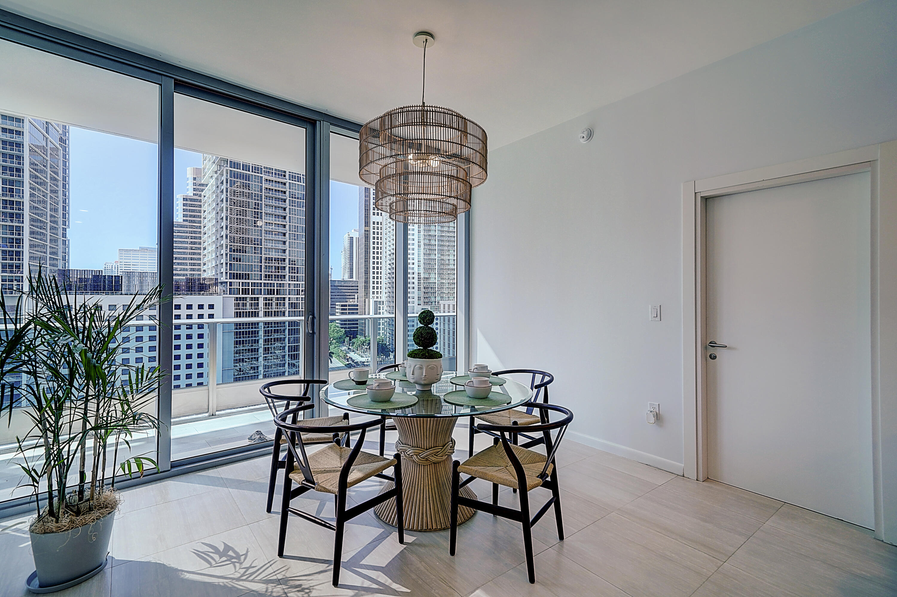 200 Biscayne Blvd #1408, Miami FL 33131