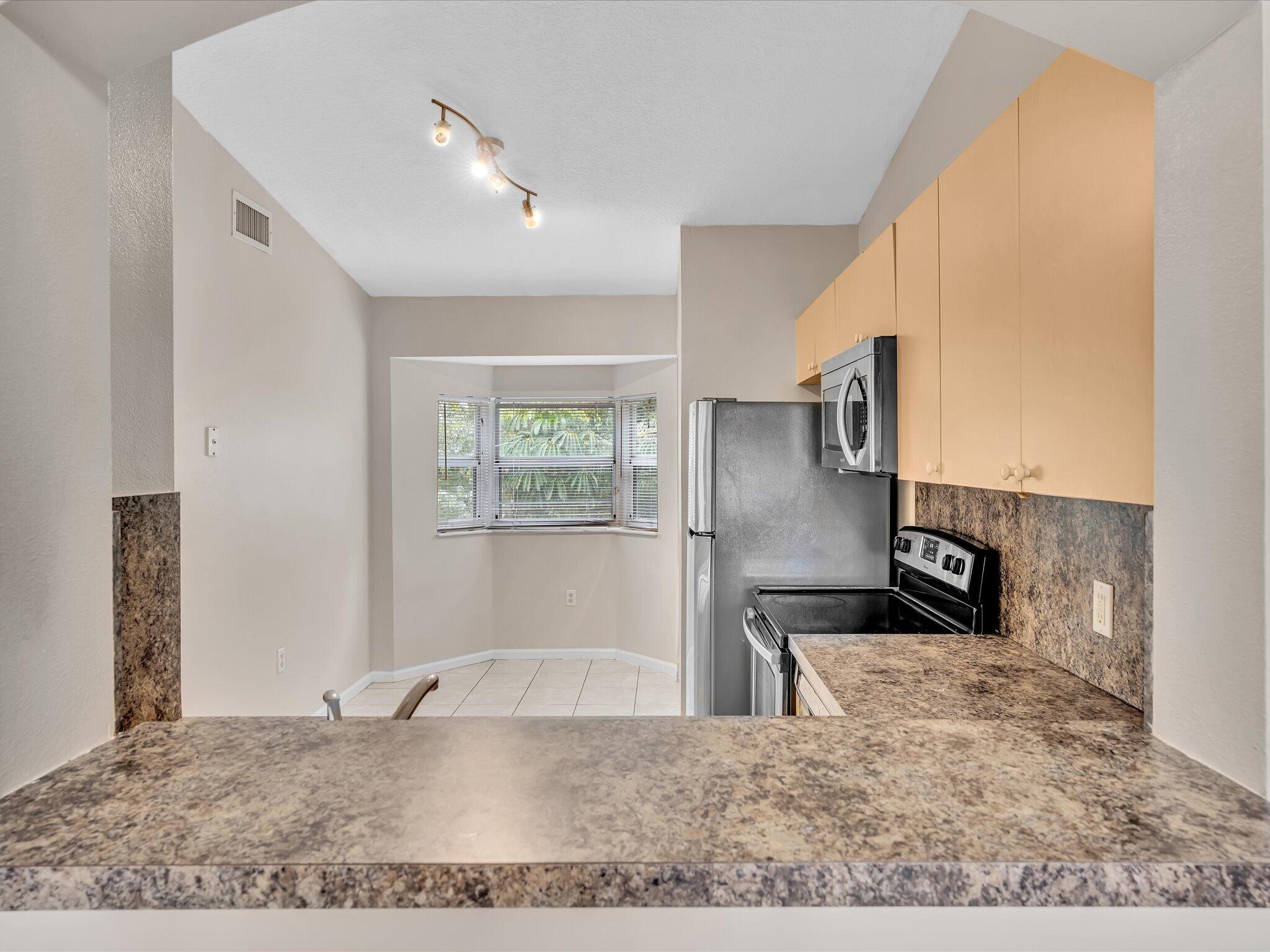 3504 BRIAR BAY #204, West Palm Beach FL 33411