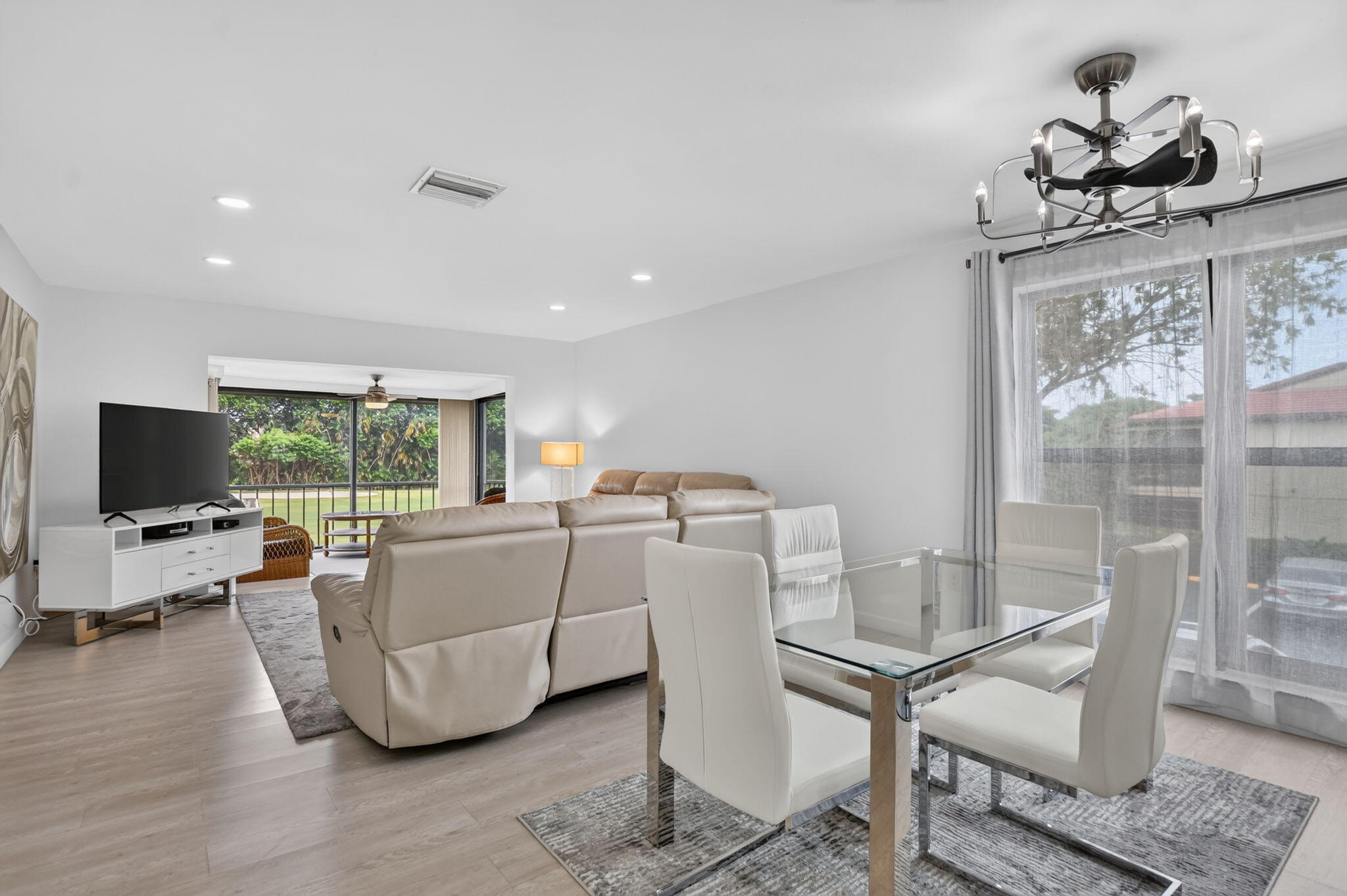8545 Casa Del Lago #38 H, Boca Raton FL 33433